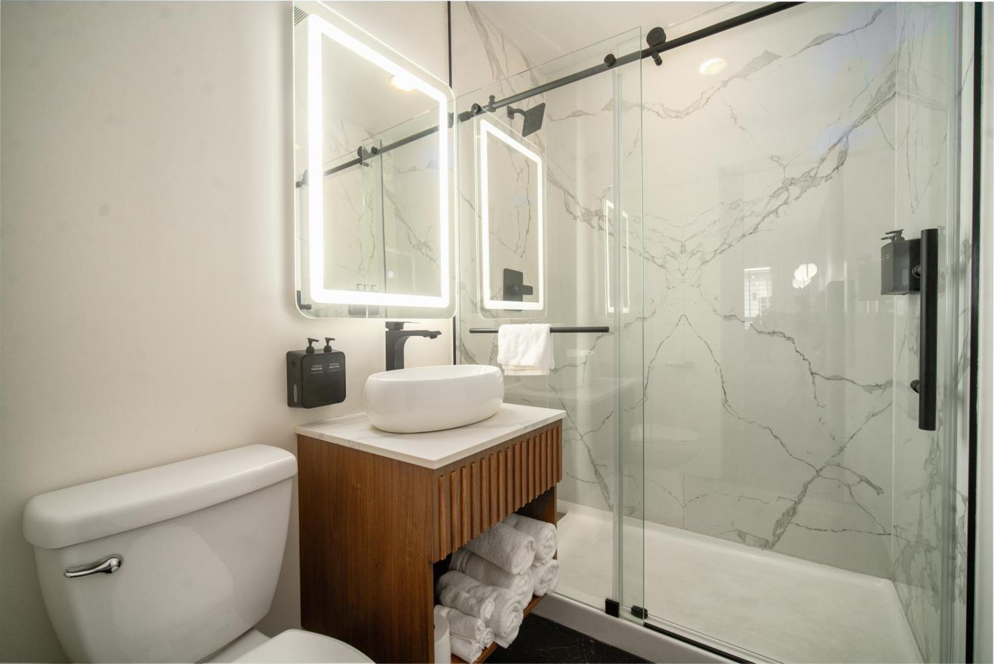 Lyfe Inn & Suites By Aga - Beverly Hills Los Angeles Exteriör bild